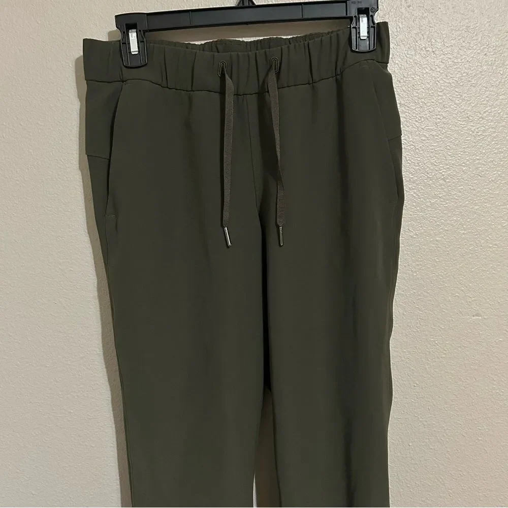 Lululemon On The Fly Dark Olive Green Athleisure Pull On Pants Women’s Size 4